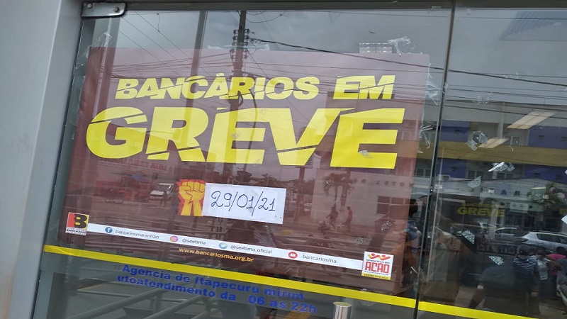 Cartaz de greve dos bancários na agência de Itapecuru Mirim. Foto: Telmar Félix