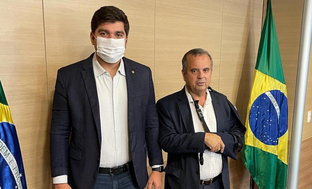 Deputado Marreca Filho reúne com ministro do desenvolvimento para entrega de casas em Itapecuru