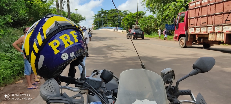 Moto viatura da PRF em blitz na BR-222, em Itapecuru Mirim. Foto: João de Bragança