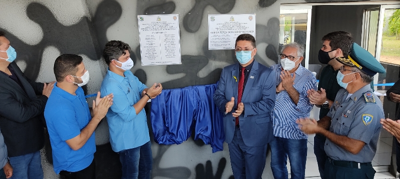 Descerramento da placa de inauguração da nada da FT em Itapecuru. Foto: Alberto Júnior