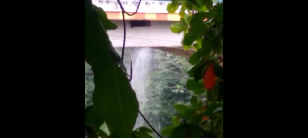 Vazamento de água em duto da CAEMA no município de Itapecuru Mirim. Foto: reprodução