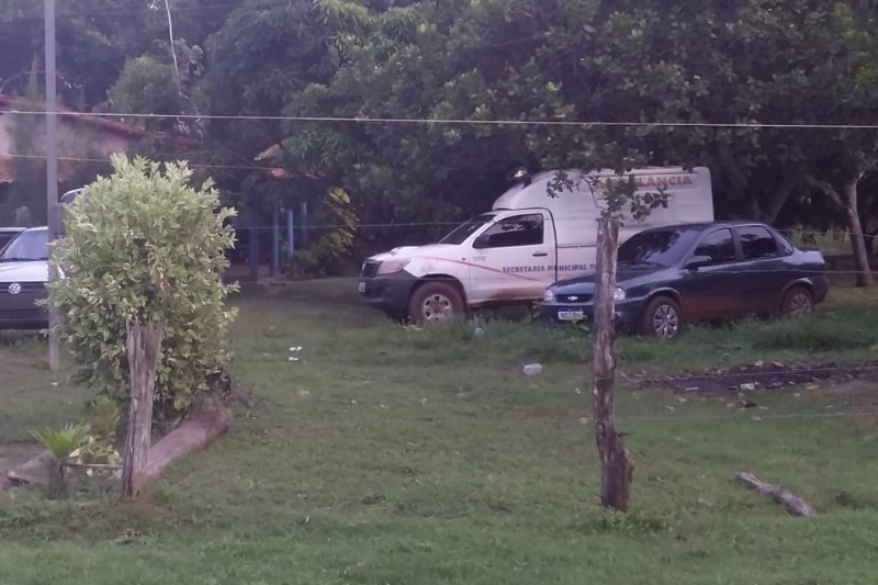 Ambulância do povoado Tingidor estacionado na comunidade. Foto: Reprodução