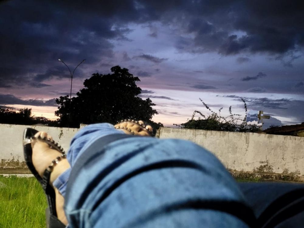 Céu de Itapecuru Mirim fica lilás e laranja ao final de tarde, saiba o por quê