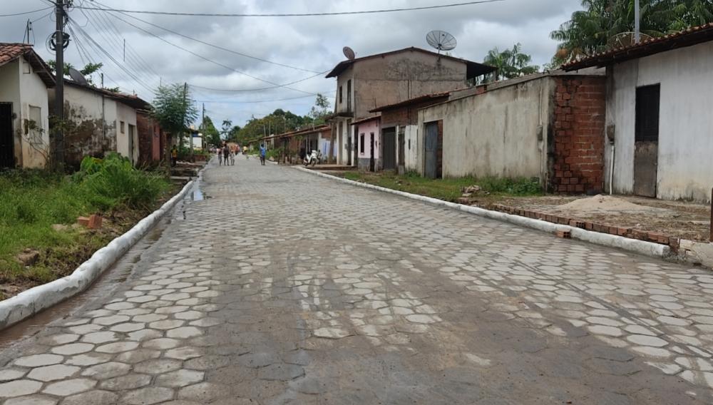Prefeitura melhora bairros com bloquetes frutos do trabalho de Wendell Lages em Itapecuru Mirim