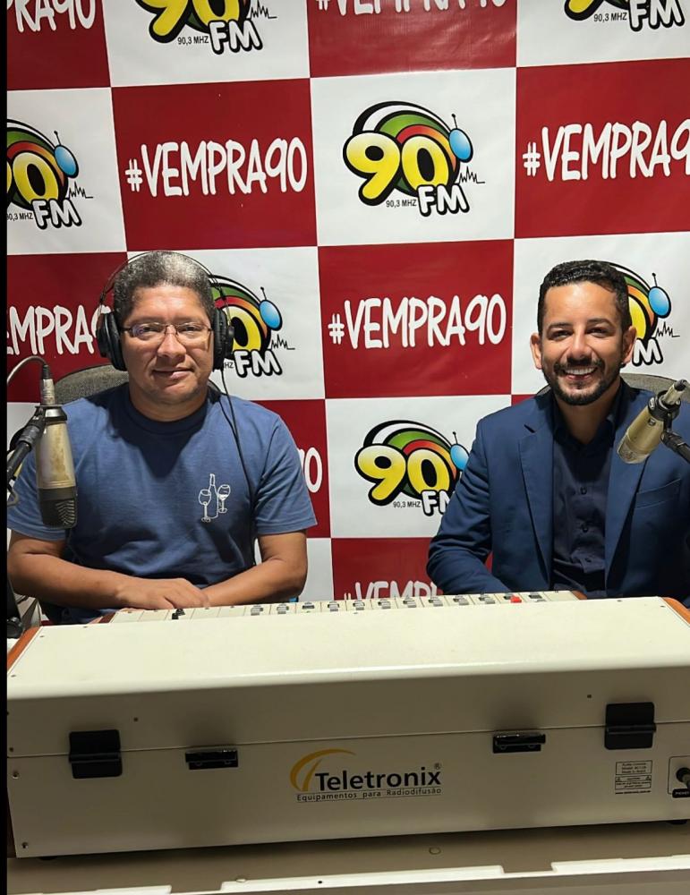 Alberto Júnior (Dir) entrevistando Neném Barradas (Esq). Foto: Reprodução