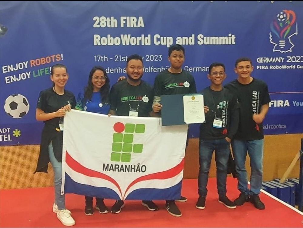 Estudantes do MA vencem campeonato mundial de robótica na Alemanha