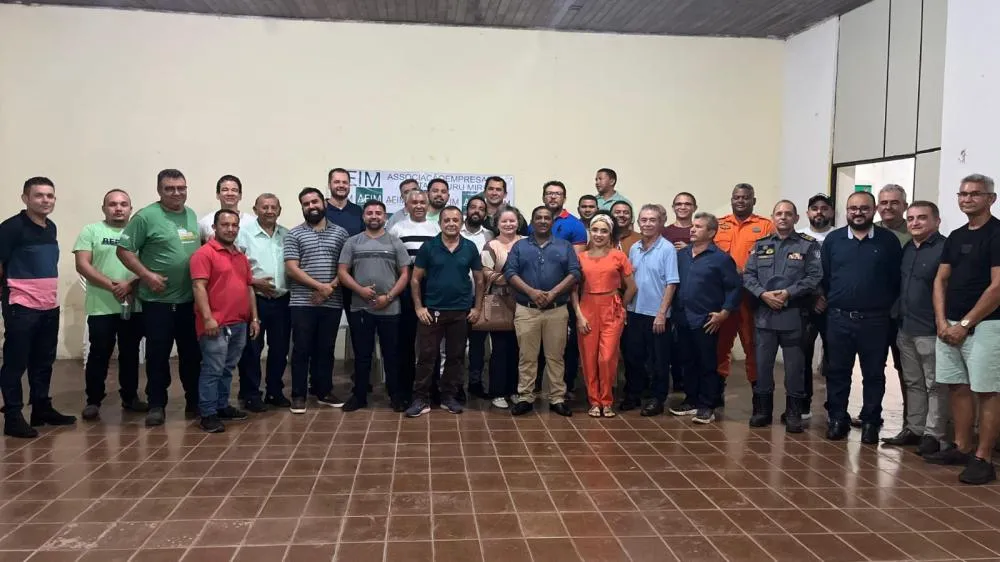 Membros da AEIM em assembléia geral. Imagem: Divulgação 