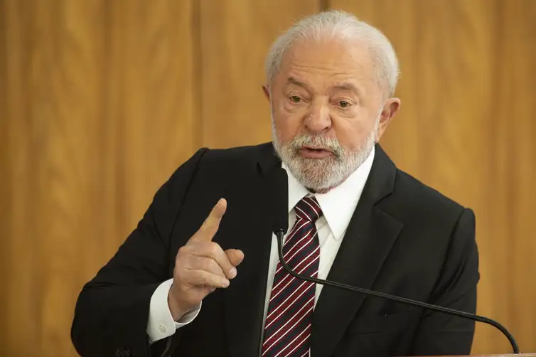 Presidente Luiz Inácio Lula da Silva (PT), em discurso no Palácio do Planalto, Brasília-DF. Imagem: Agência Brasil. 