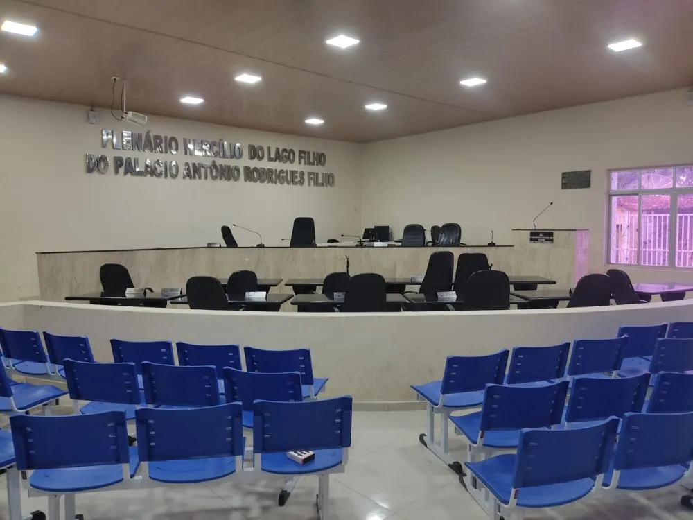 Plenário Ercílio do Lago Filho. Câmara de Vereadores de Itapecuru Mirim. Imagem: itapecurunoticias.com