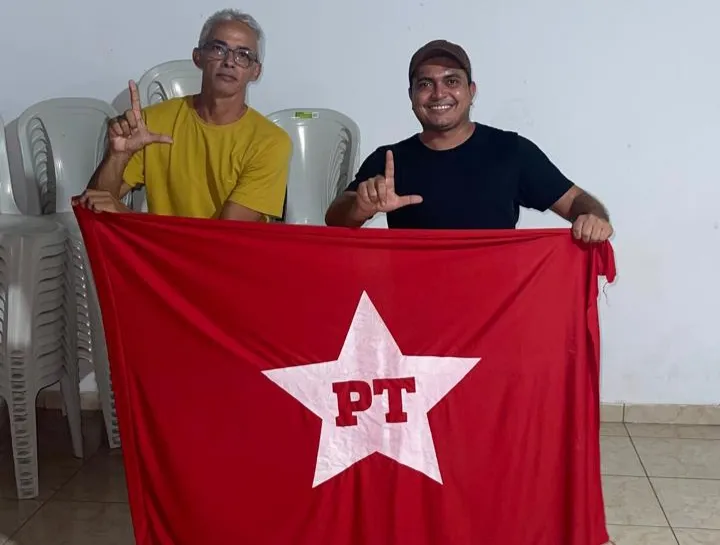 Eleitos presidente e vice do diretório municipal do PT de Itapecuru Mirim. (Dir) Zeca do PT e Roberto Rodrigues (Esq). Imagem: Divulgação 