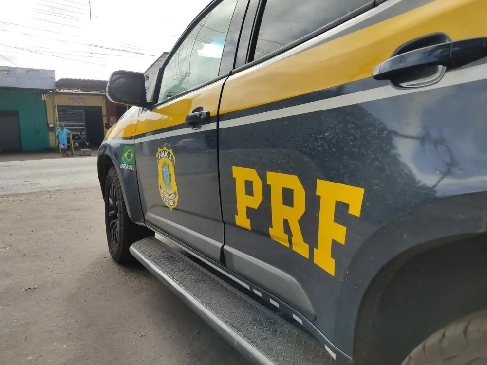 Viatura da PRF na Avenida Brasil, em Itapecuru Mirim. Imagem © João di Bragança/itapecurunoticias.com