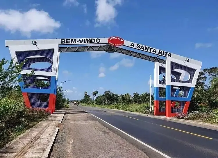 Portal na cidade de Santa Rita - MA. Imagem © Enquanto Isso no Maranhão