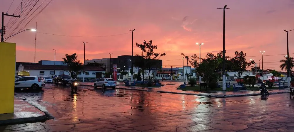 Praça Gomes de Sousa, Itapecuru Mirim - MA. Imagem © itapecurunoticias.com